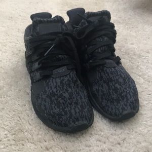 Adidas sneakers boys size 2.5